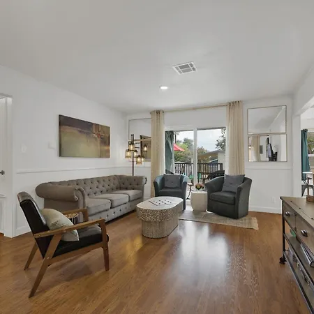 Villa Elegant And Stylish Glenmoor Abode - 5 Min To Town